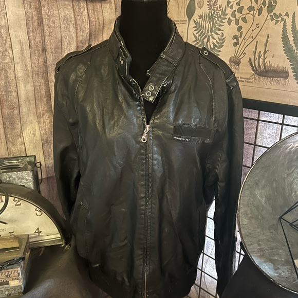 Members Only Other - EUC Vintage Black Faux Leather Members Only Bomber Jacket Size XL